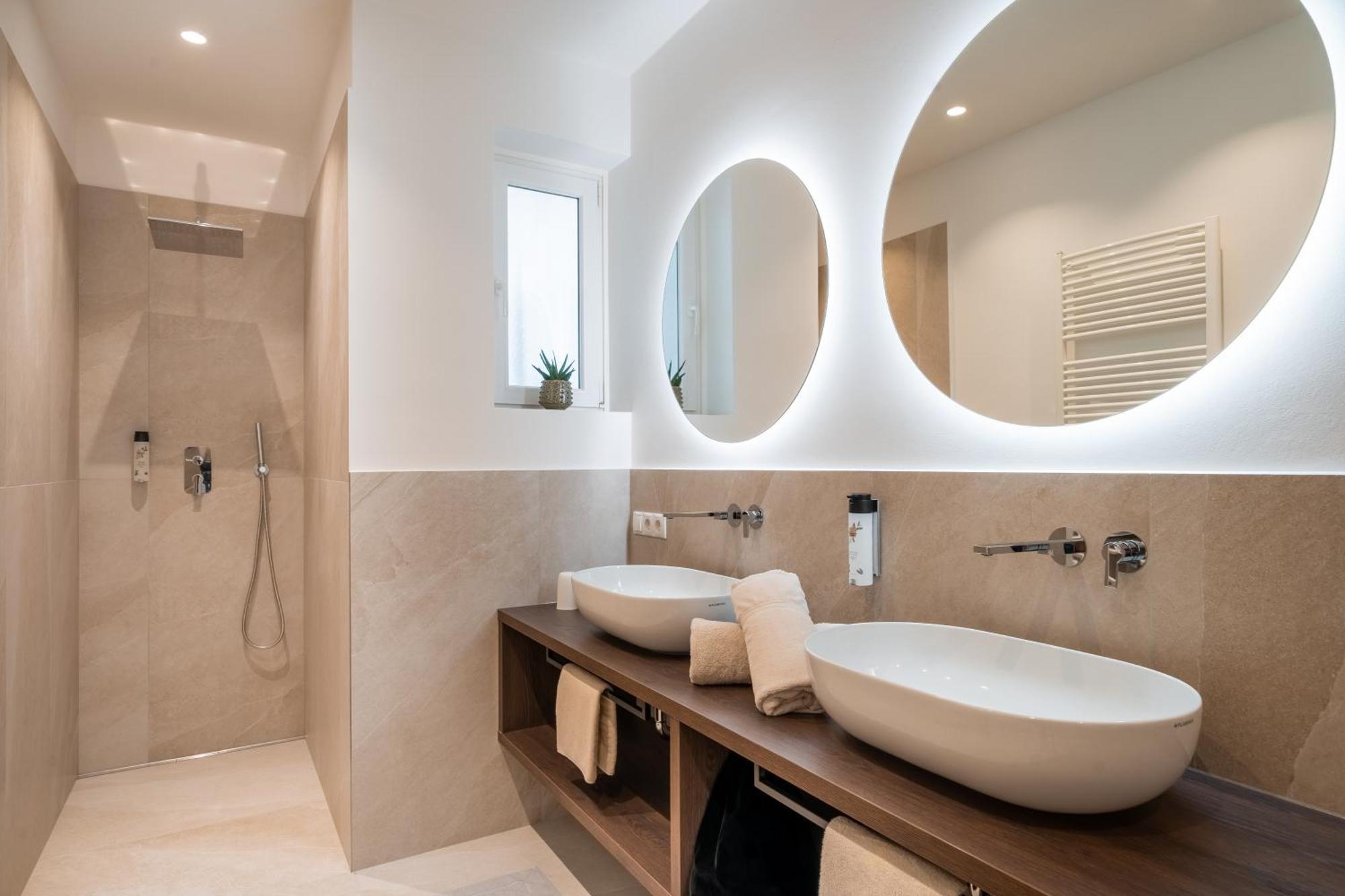 Hotel Frangart An Der Weinstrasse Appiano Sulla Strada Del Vino Luaran gambar